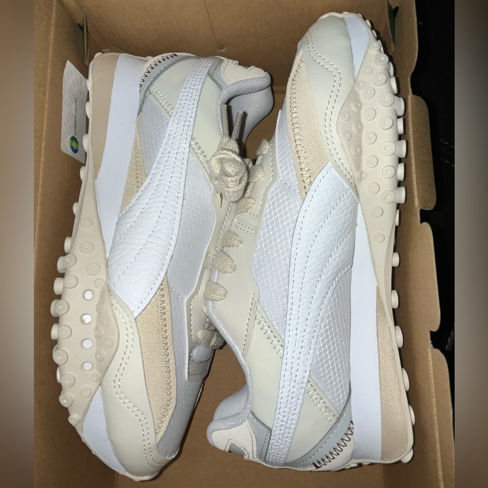 Puma Beige & White Sneakers Sz women’s 7.5 NIB NWT